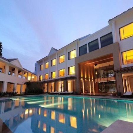 Club Mahindra Kensville Golf Resort Ахмедабад Екстериор снимка