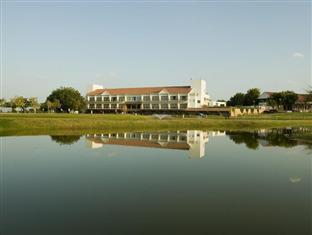 Club Mahindra Kensville Golf Resort Ахмедабад Екстериор снимка