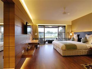 Club Mahindra Kensville Golf Resort Ахмедабад Екстериор снимка