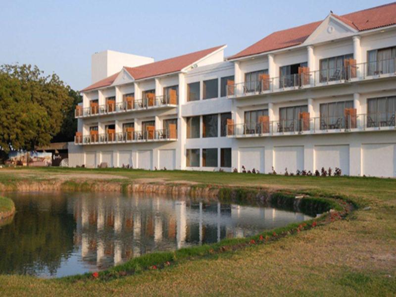 Club Mahindra Kensville Golf Resort Ахмедабад Екстериор снимка